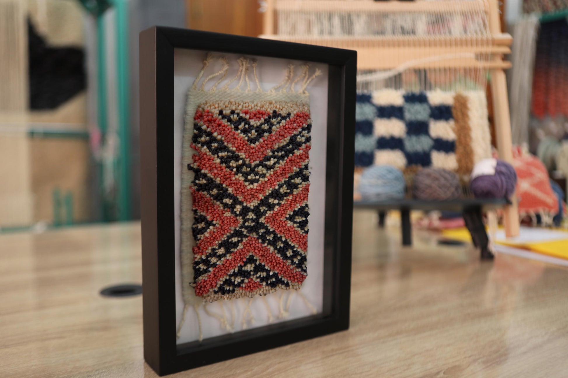 moroccan rug, chevron pattern wall art, v design mini rug, handwoven framed rug, tribal textile art, wool rug wall decor, knot by knot moroccan weaving, 25x31 cm rug, modern moroccan decor

